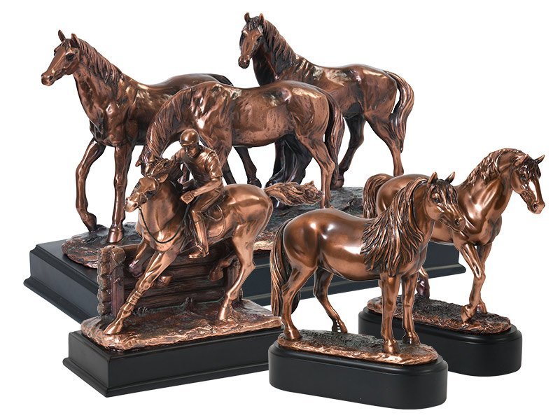 Our lovely figurine equine ashes keepsake urns are so discreet and look lovely in any setting. Sculptured ornamental ashes urns caskets for horses and ponies.